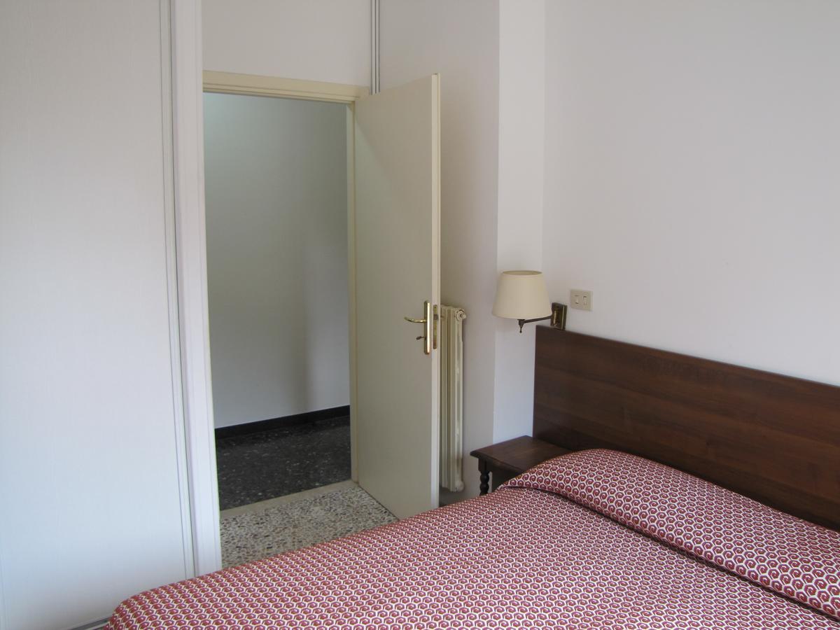 Holiday'S Beach Lejlighedshotel Ventimiglia Eksteriør billede