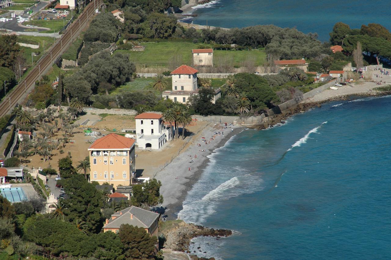 Holiday'S Beach Lejlighedshotel Ventimiglia Eksteriør billede